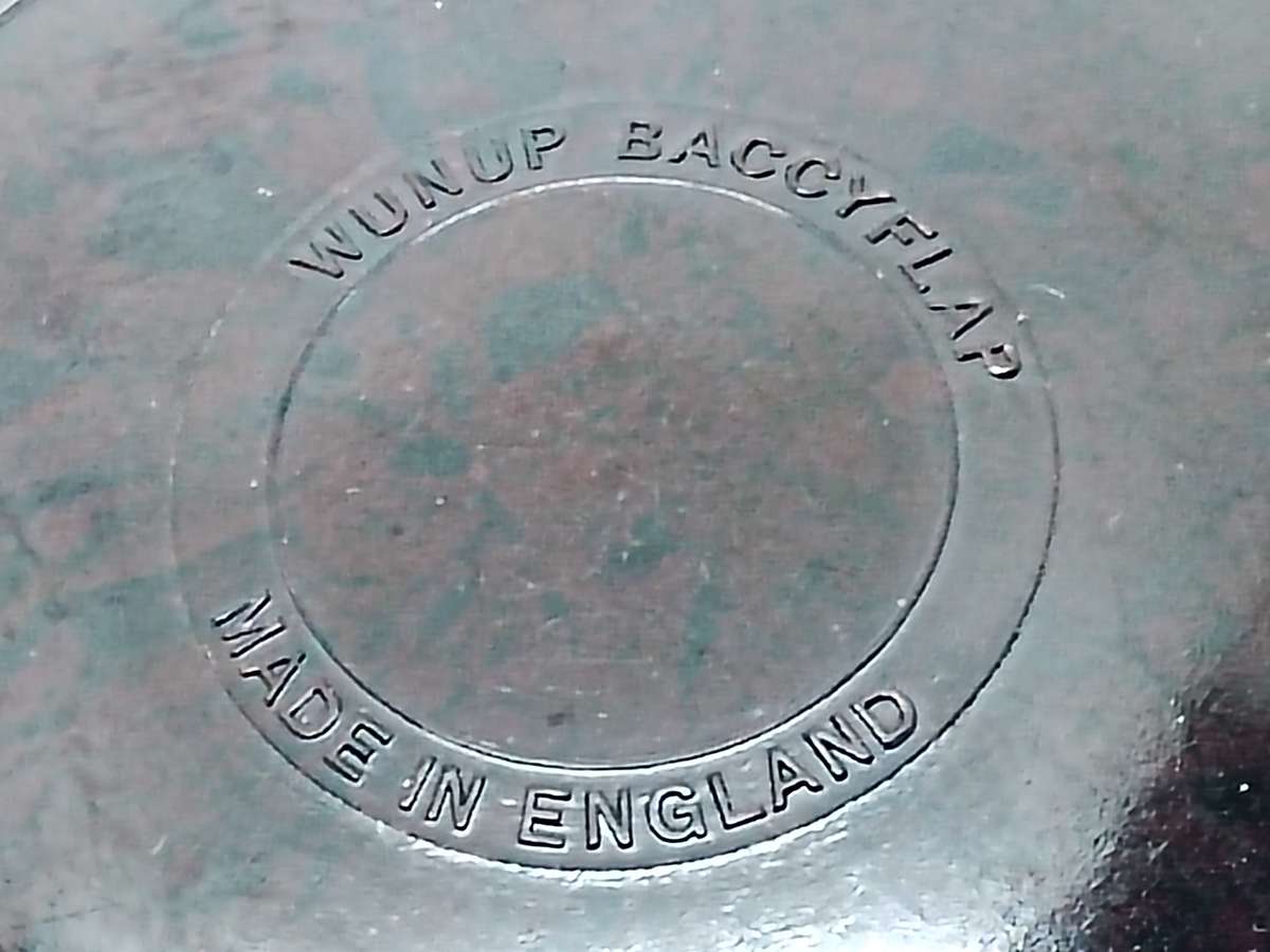 Vintage Bakelite Wunup 'baccyflap' tobacco case