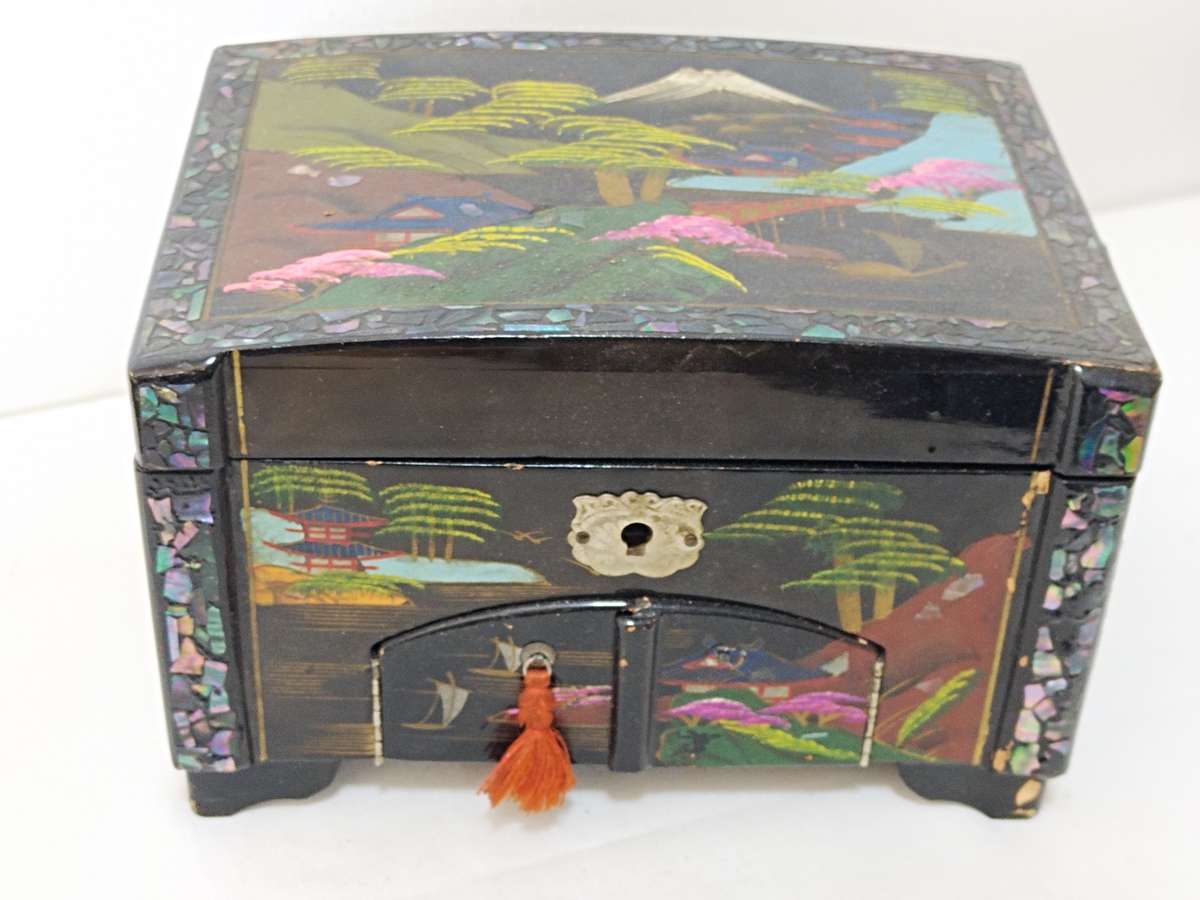 Circa 1950's Japanese musical jewelry Box