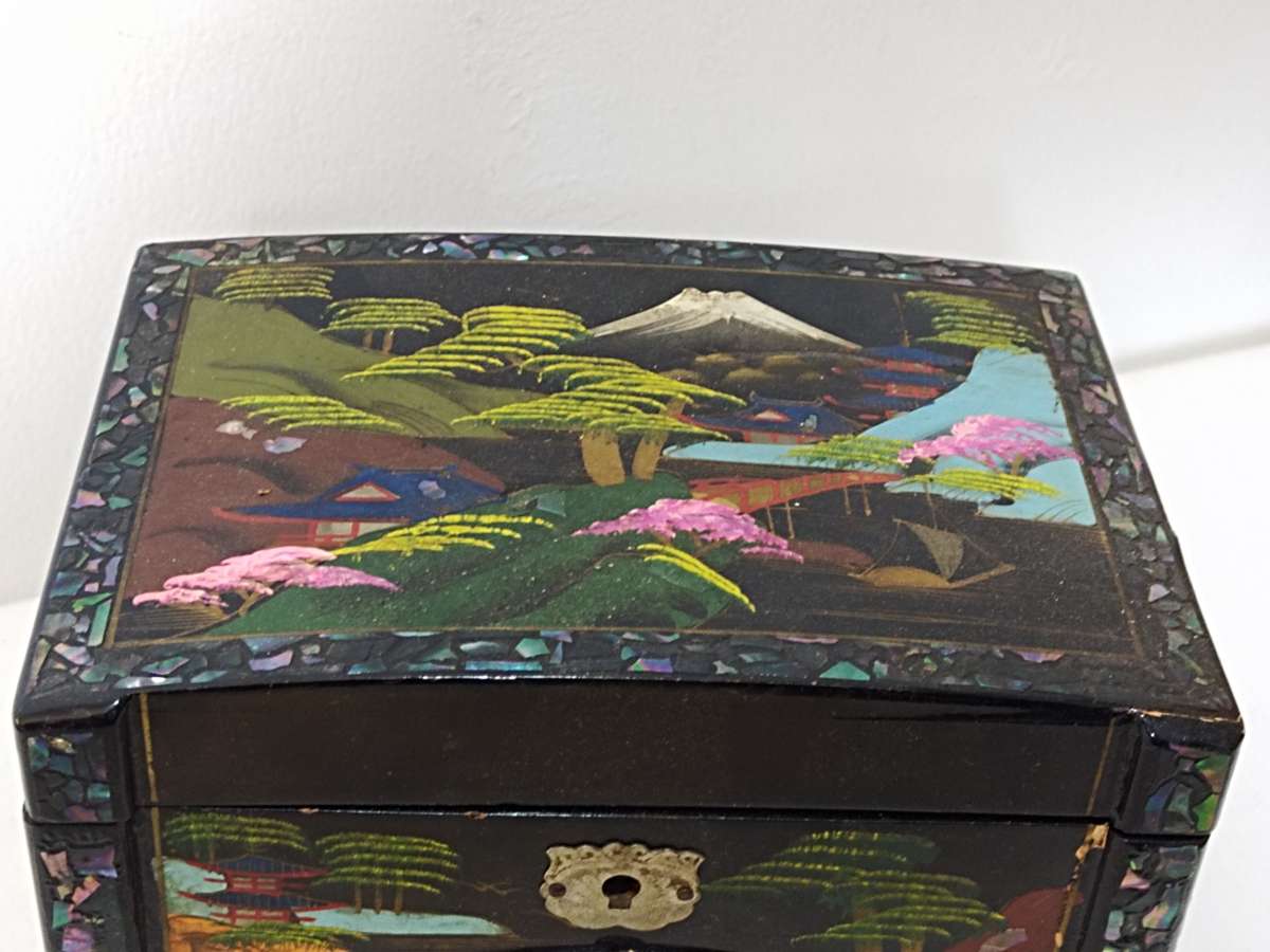 Circa 1950's Japanese musical jewelry Box