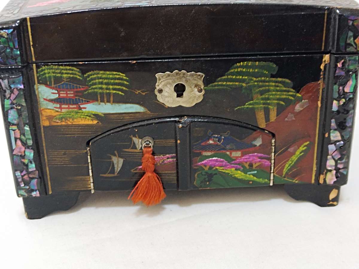 Circa 1950's Japanese musical jewelry Box