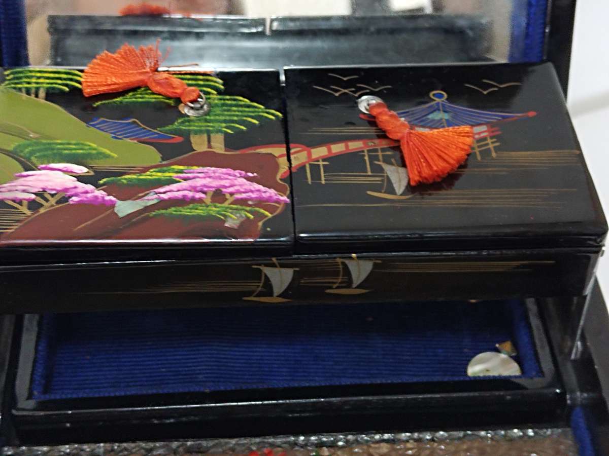 Circa 1950's Japanese musical jewelry Box