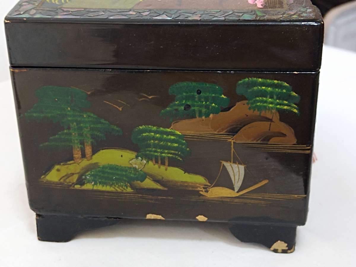 Circa 1950's Japanese musical jewelry Box
