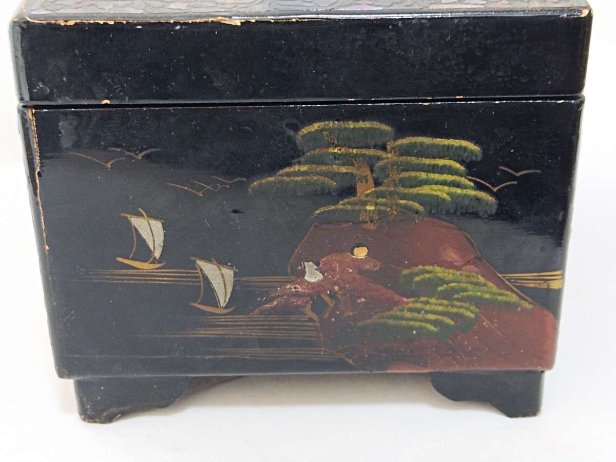 Circa 1950's Japanese musical jewelry Box