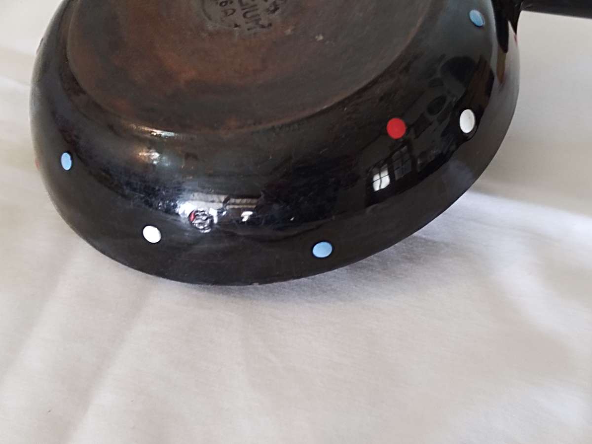 Retro polka dot cast iron pan.: FE Belgium