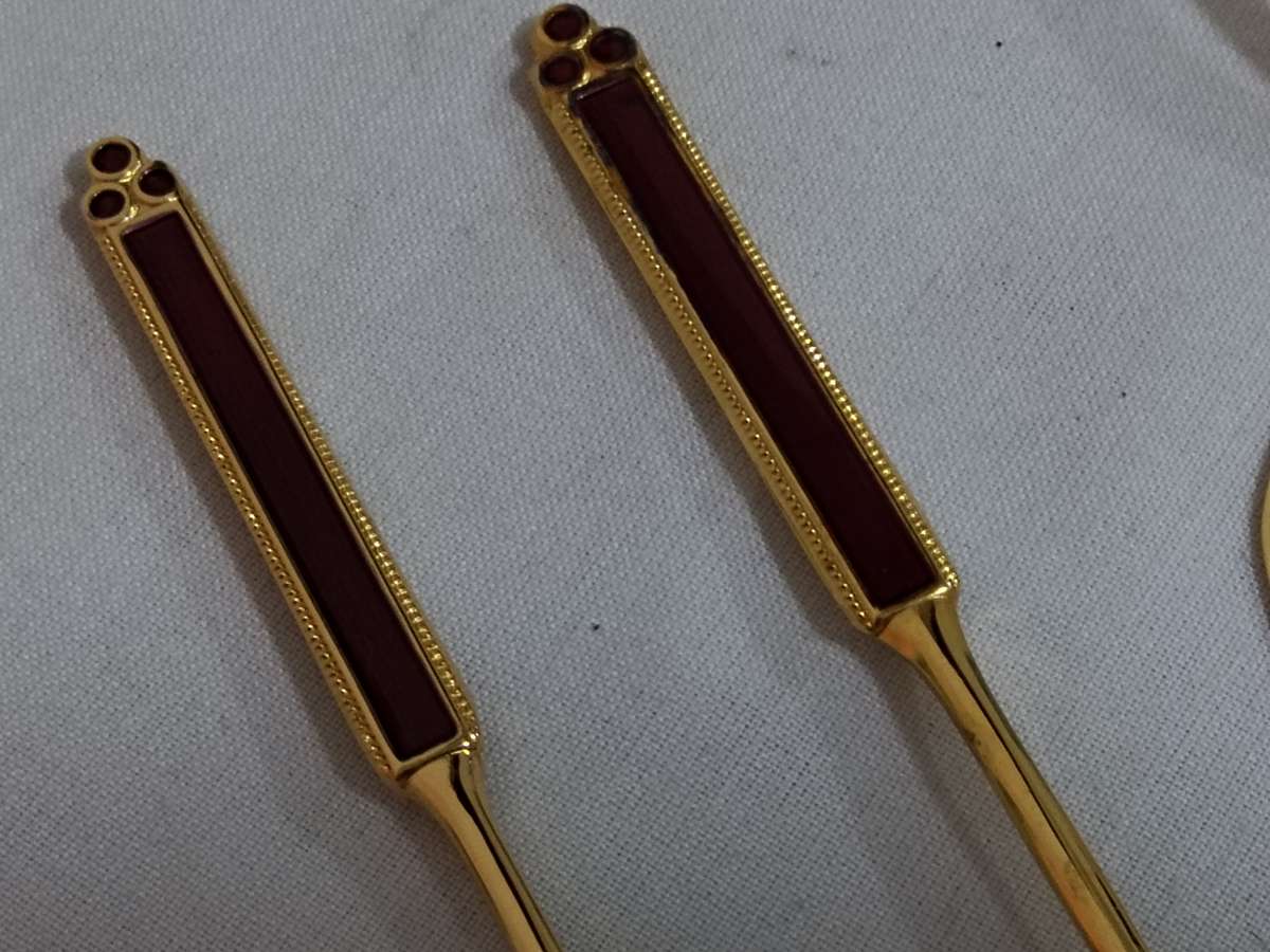 15 Piece gold plated set in original box