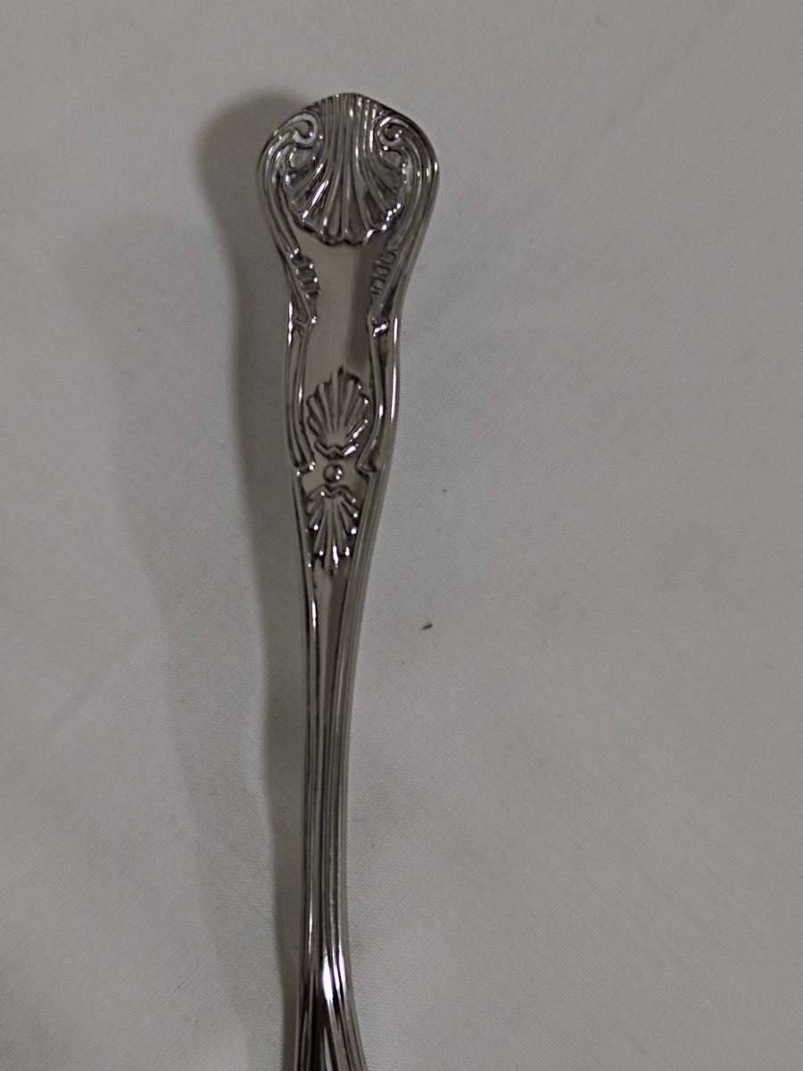 Silver plated Kings Pattern cake/pie lifter