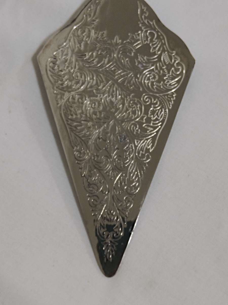 Silver plated Kings Pattern cake/pie lifter