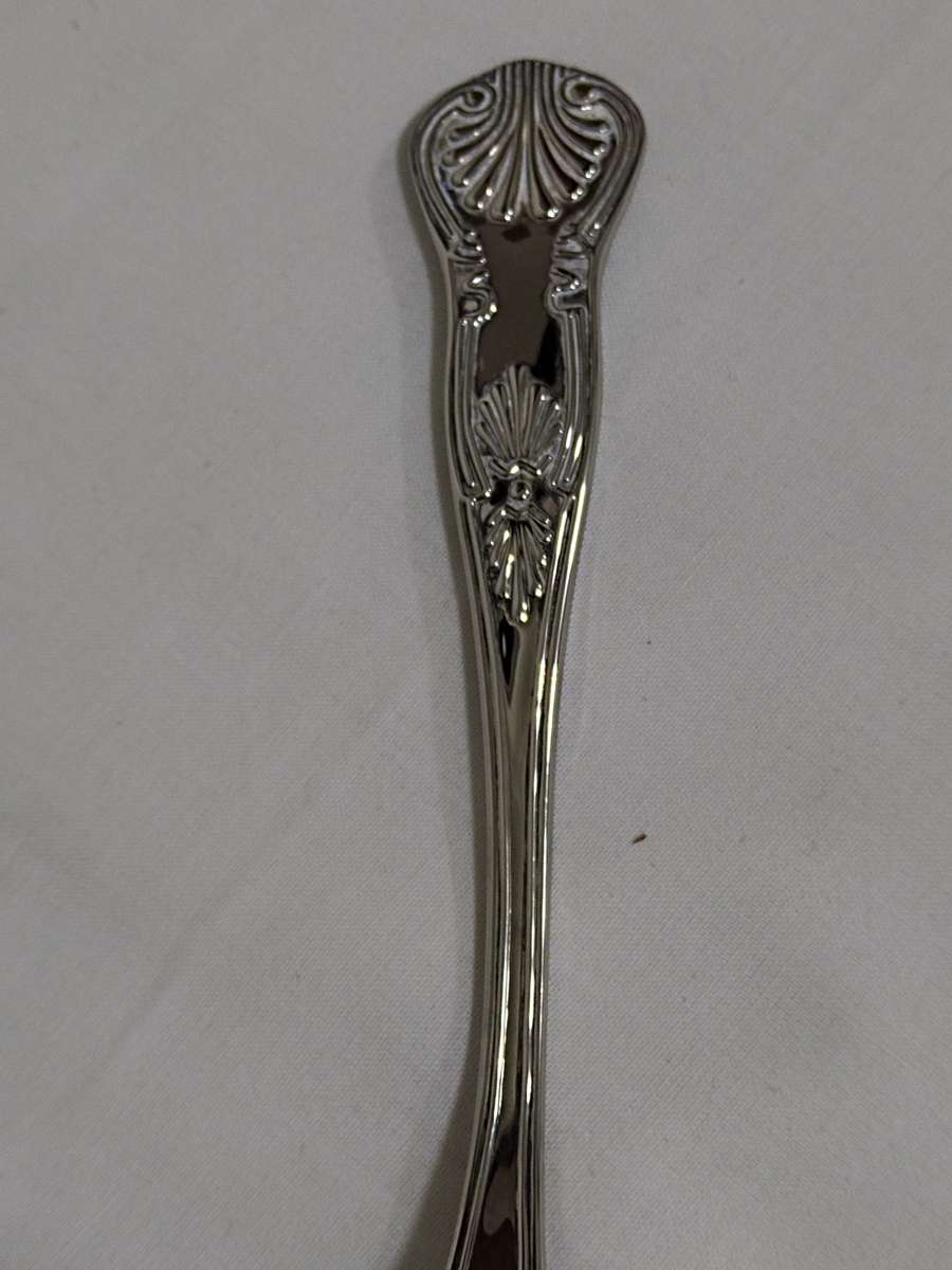 Silver plated Kings Pattern cake/pie lifter