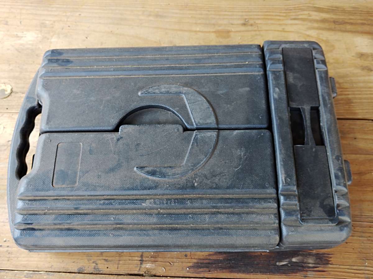 Set of tools in original case