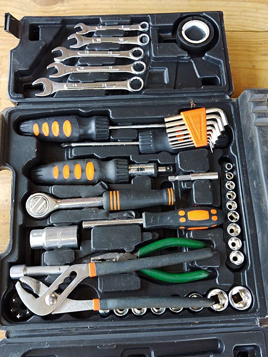 Set of tools in original case
