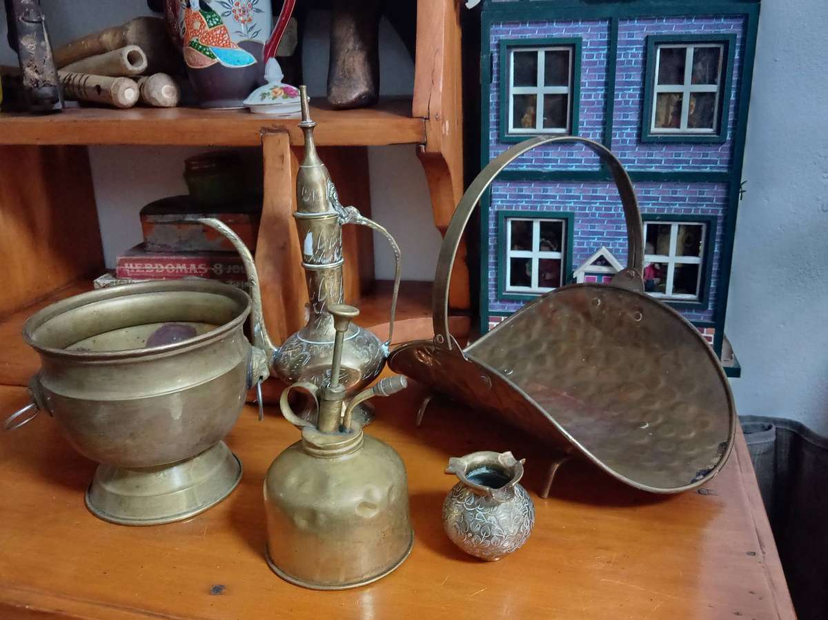 Mixed let of Brass items
