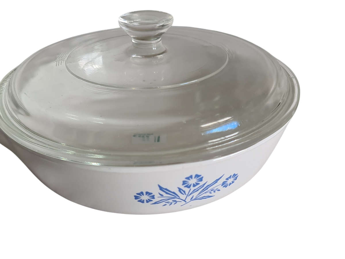 6 1/2 inch Corningware bowl with lid