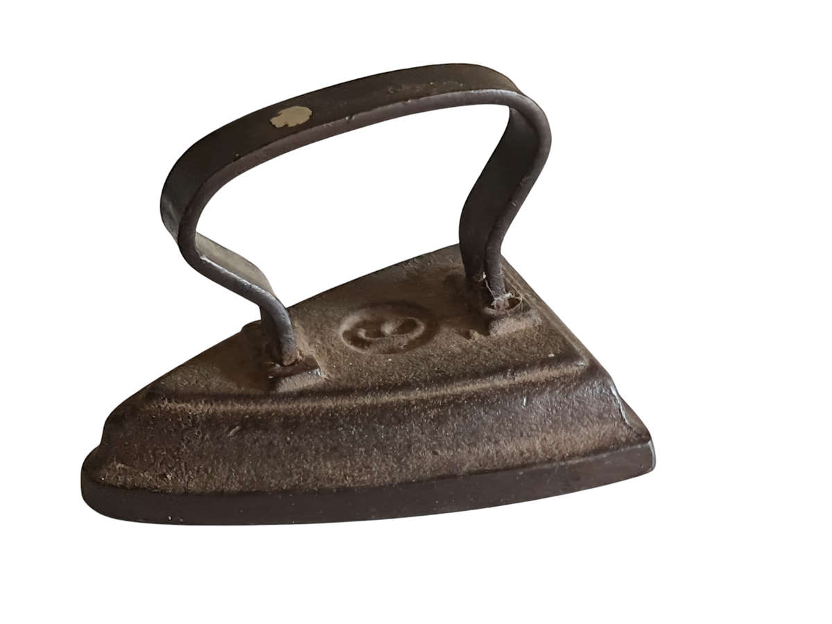 No 6 Sad iron made of cast iron
