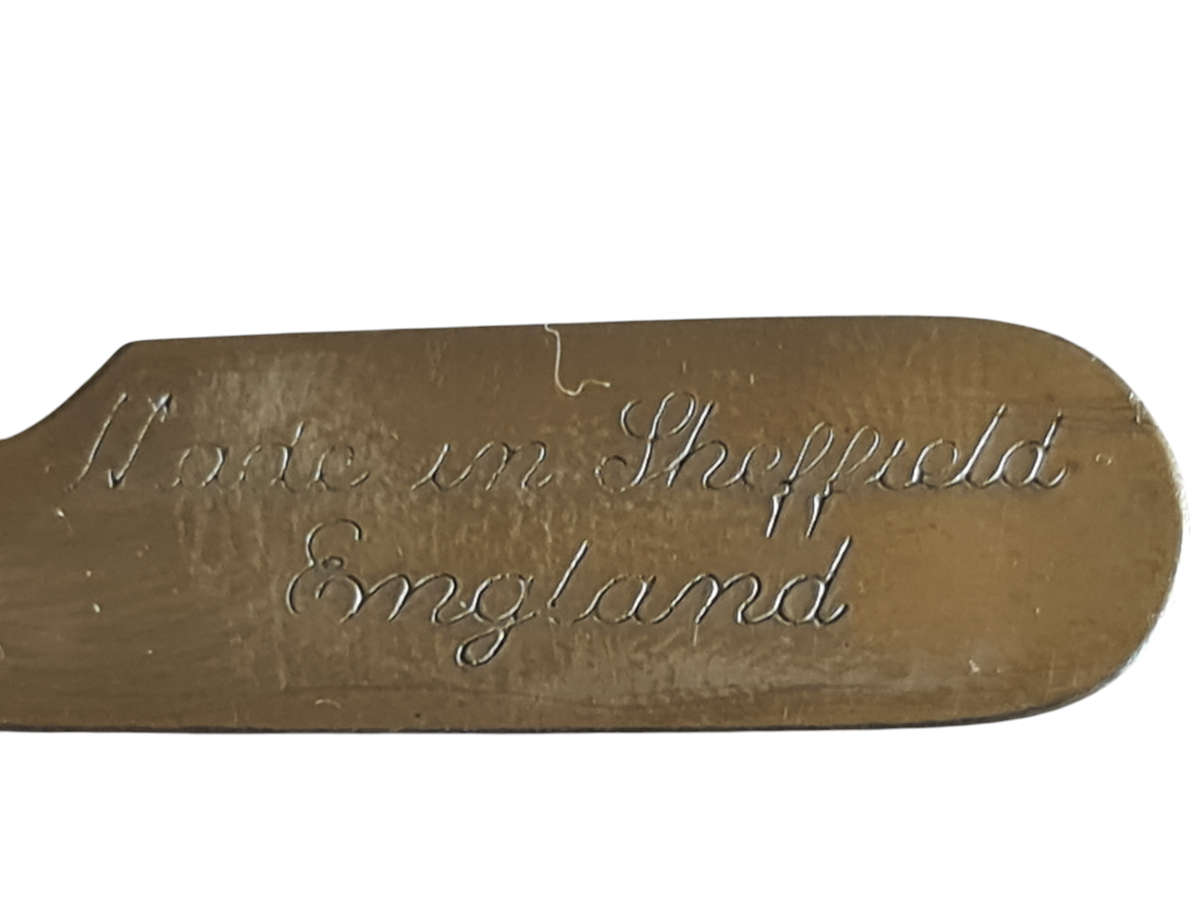 Vintage traveling manicure set in Leather poach. England