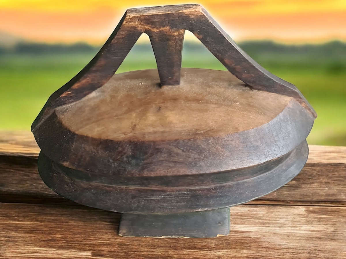 African: Serving bowl with lid