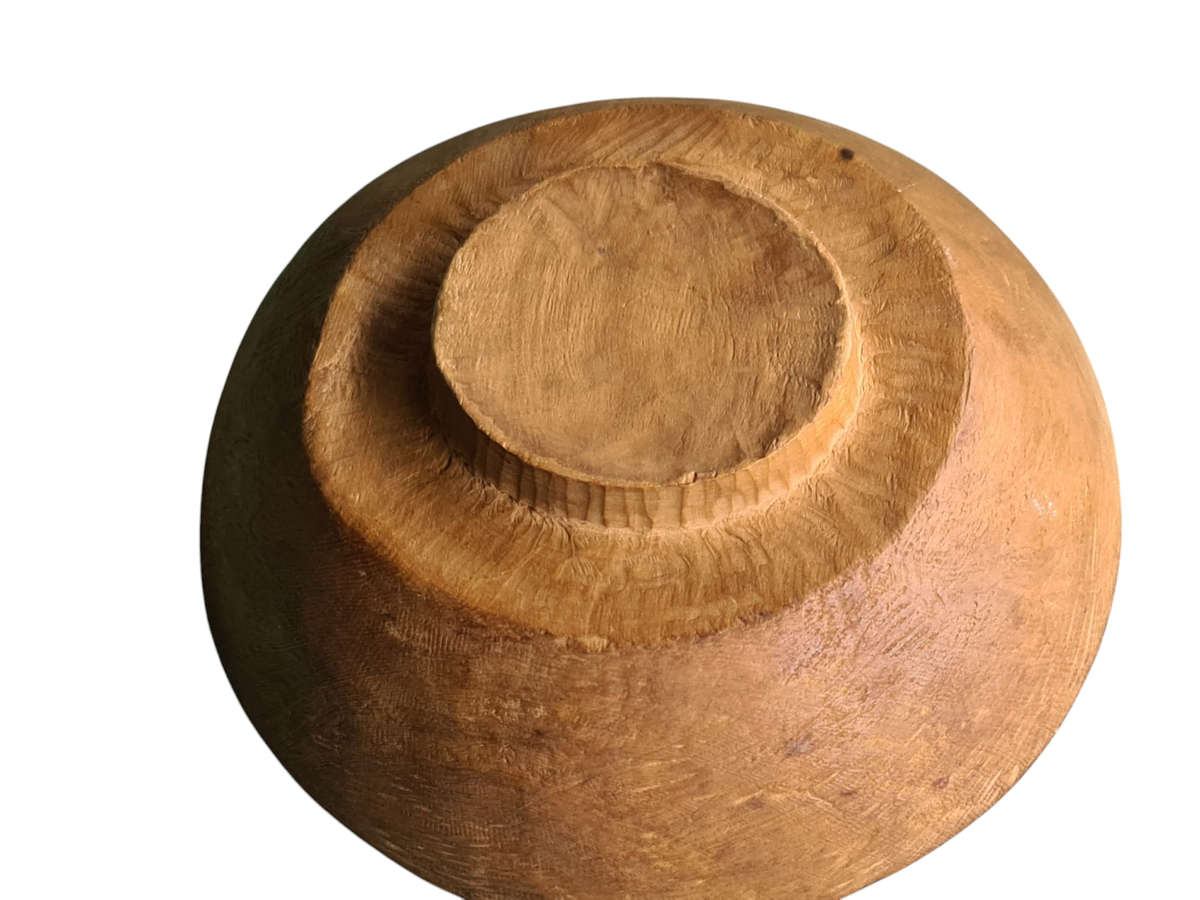 African: Wooden fruit bowl