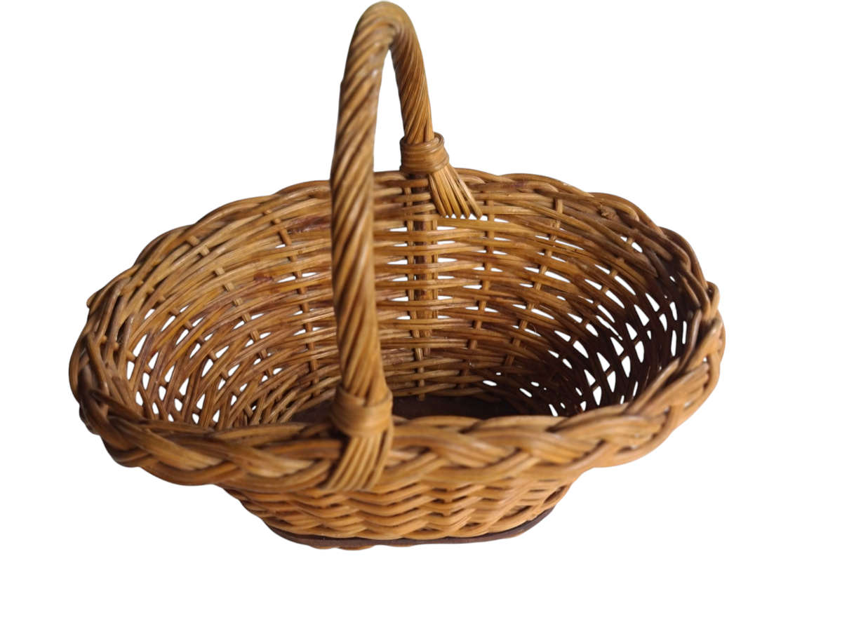 Vintage Wicker Basket(a)