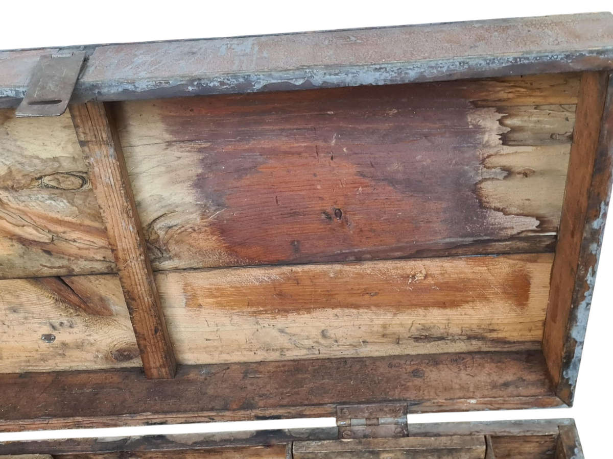 Vintage Tool Kist with 2 drawers inside