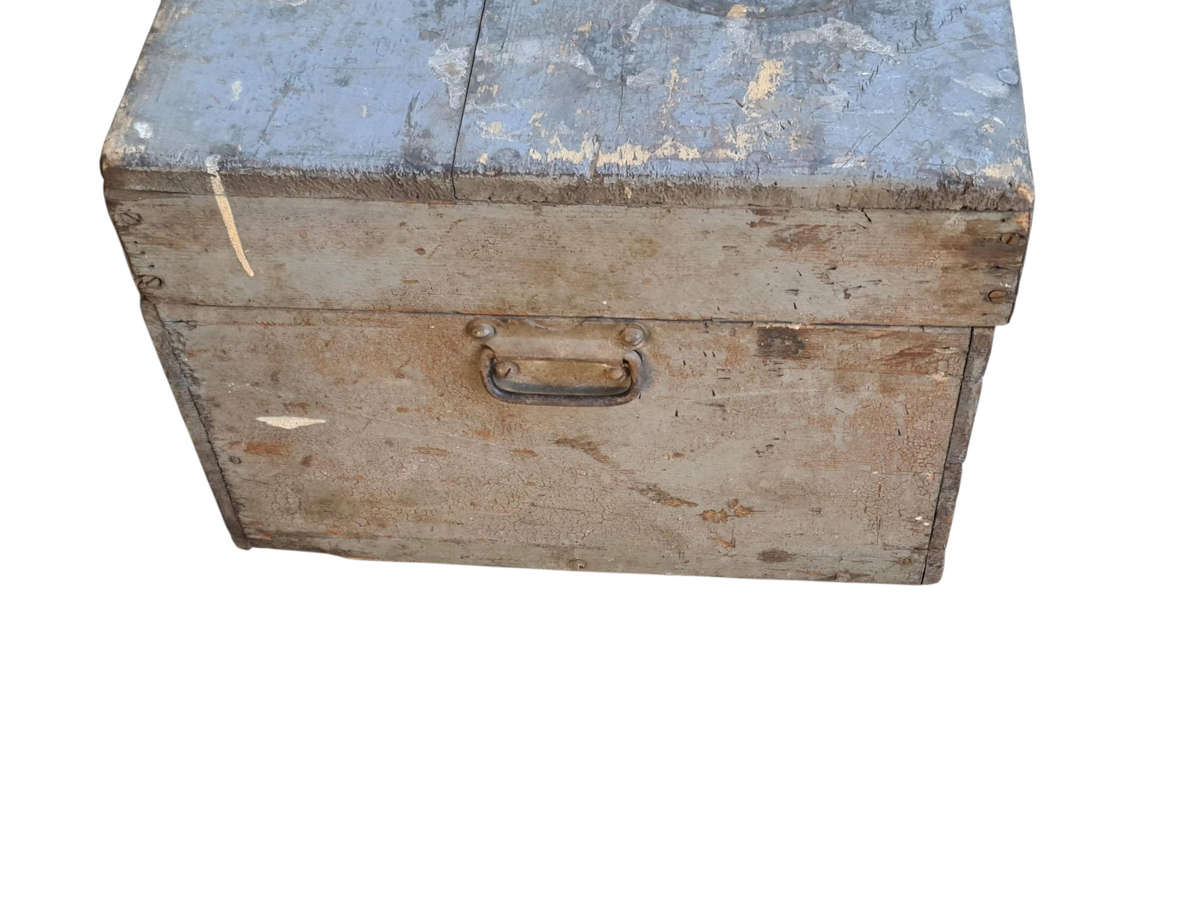 Vintage Tool Kist with 2 drawers inside