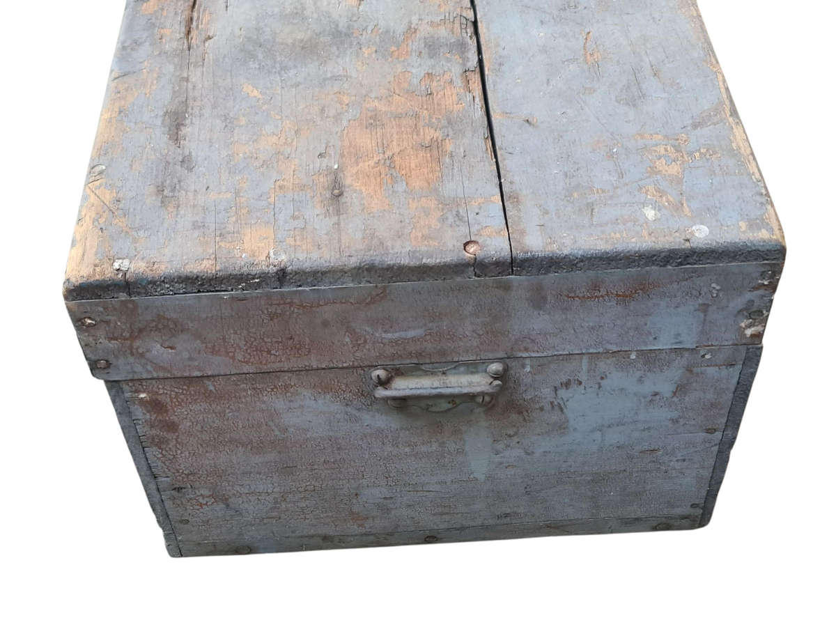 Vintage Tool Kist with 2 drawers inside