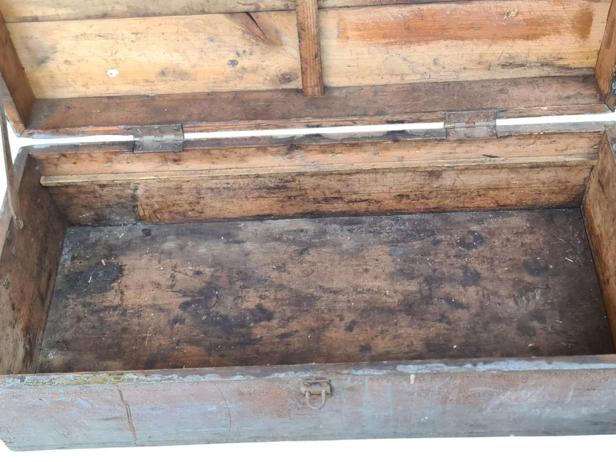 Vintage Tool Kist with 2 drawers inside