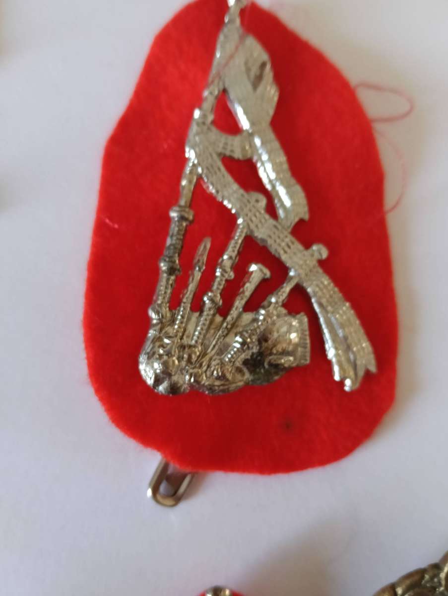 COLLECTION MILITARY MEDAL, BADGES.