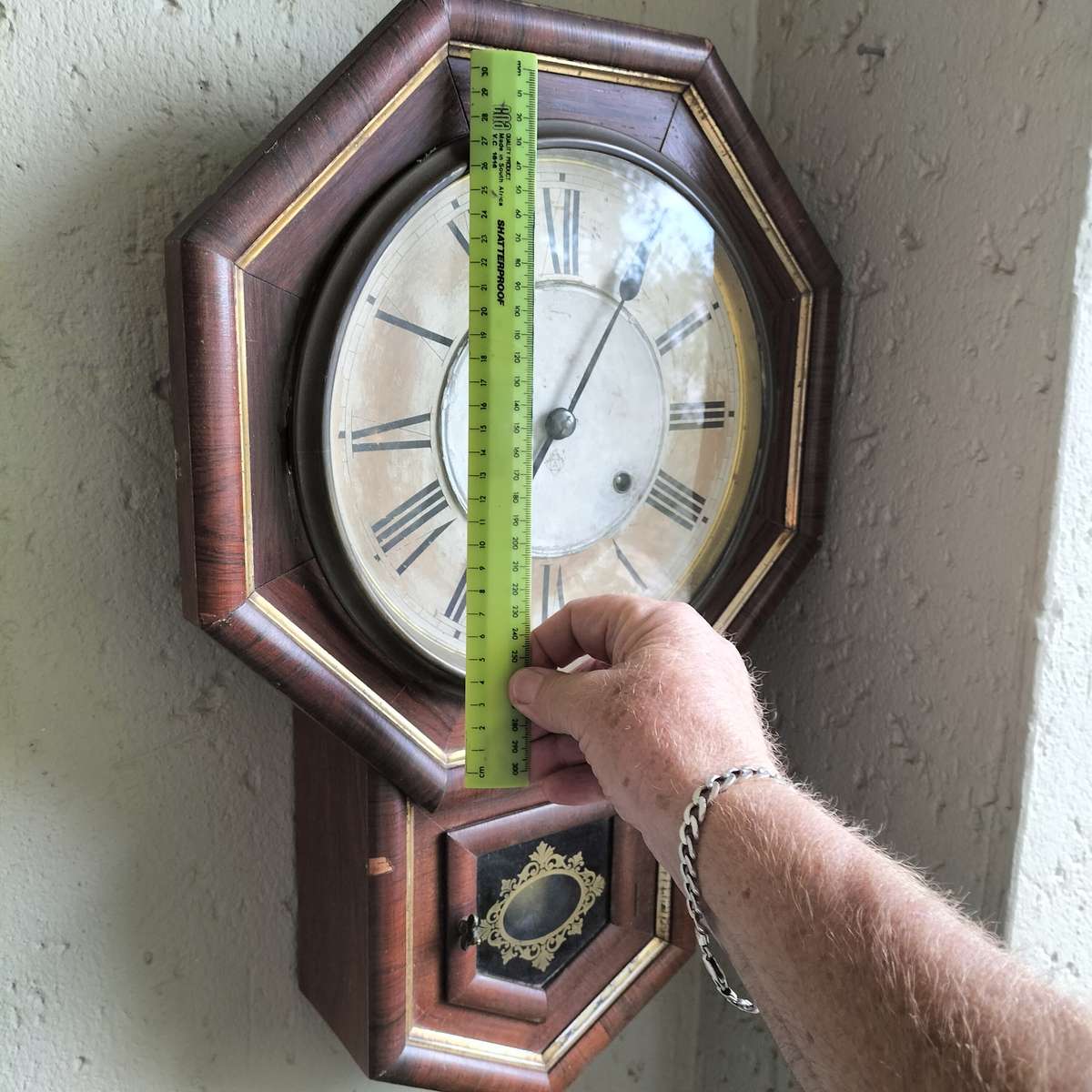 ANSOÑIA WALL CLOCK. ANTIQUE.