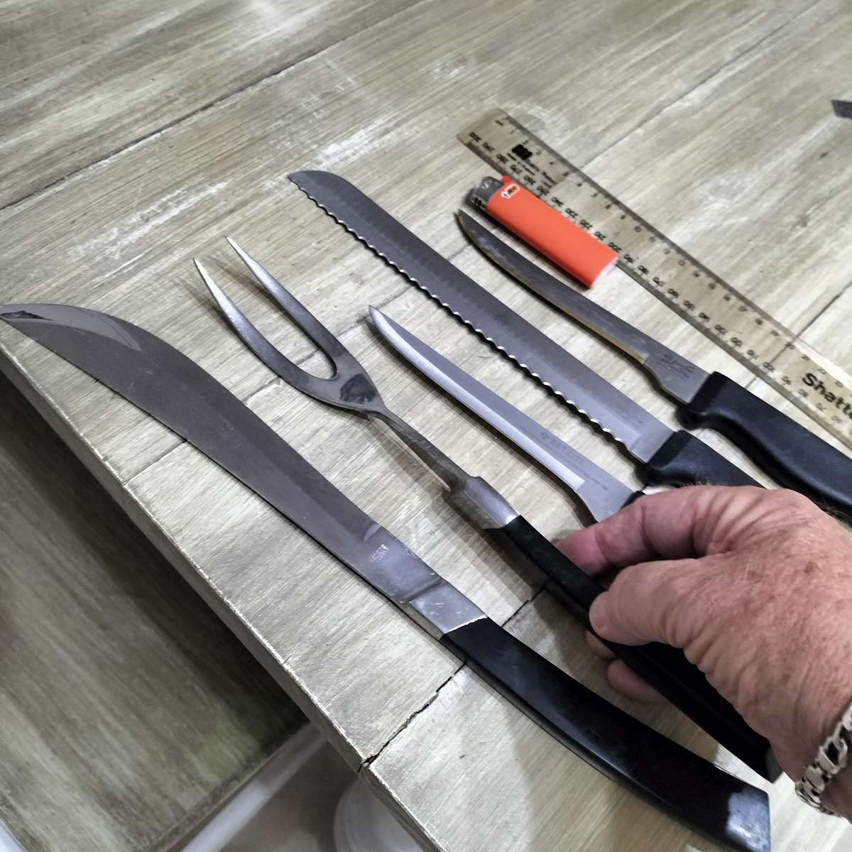 WILKINSON SWORD AND EETRITE CUTLERY SET.