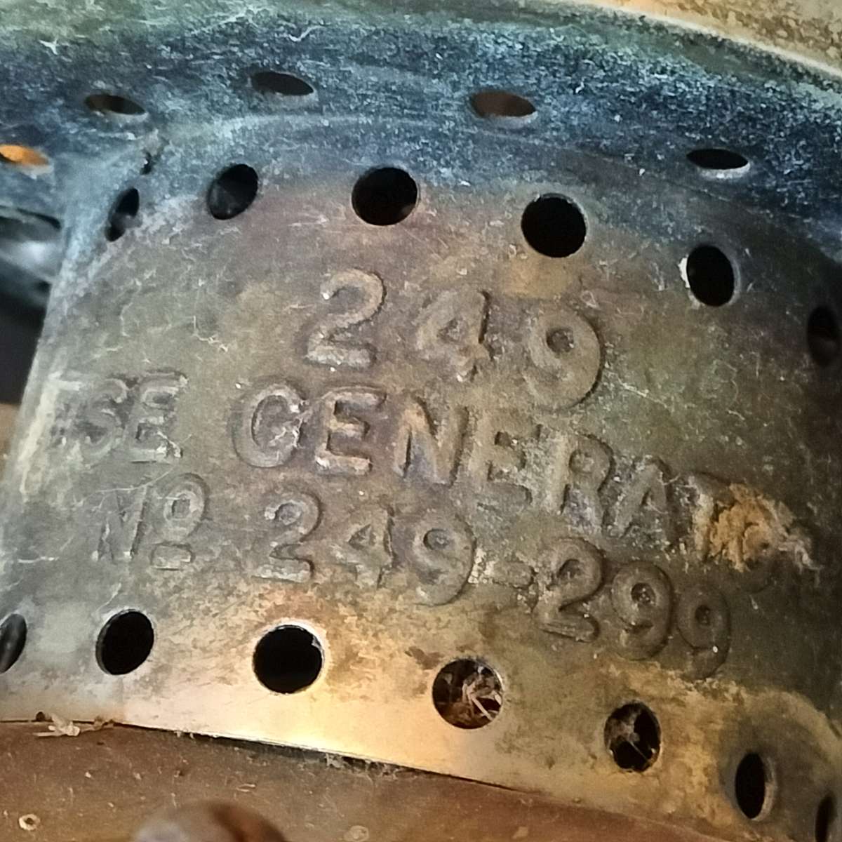 COLEMAN "249" PARAFFIN LAMP.