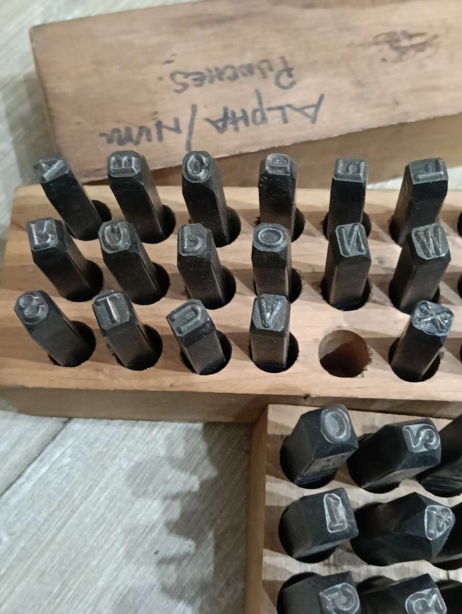 LETTER AND NUMBER PUNCH SET.