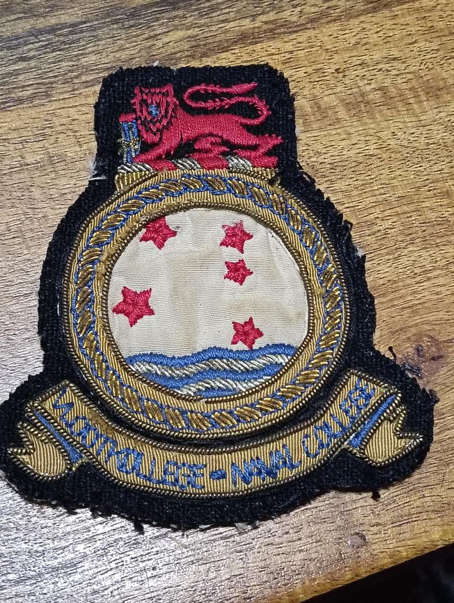 MILITARY BAGDES COLLECTION.