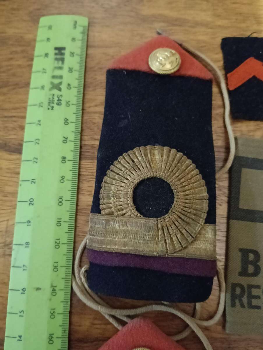 MILITARY BAGDES COLLECTION.