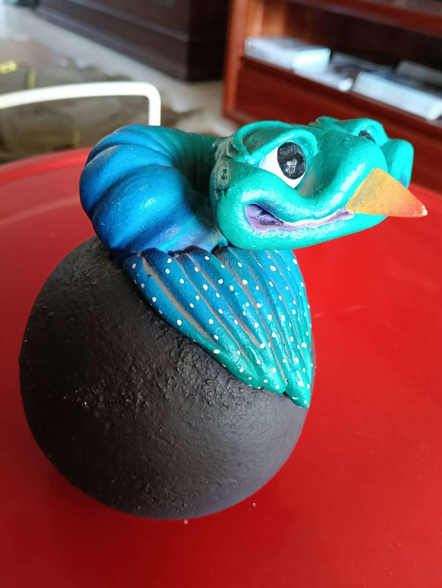 FUNNY BIRD KNYSNA CLAY ORNAMENT.