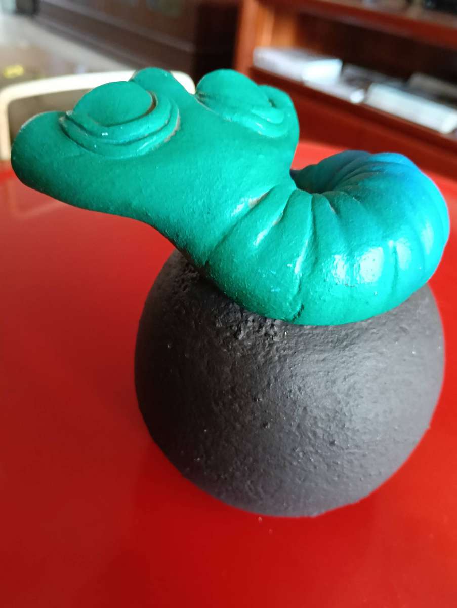 FUNNY BIRD KNYSNA CLAY ORNAMENT.