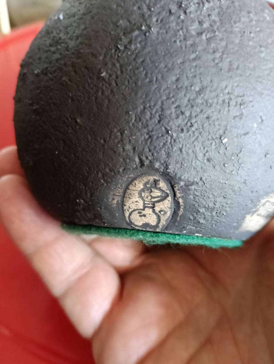 FUNNY BIRD KNYSNA CLAY ORNAMENT.