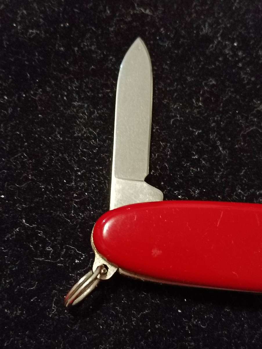 VICTORINOX COCA- COLA BRANDED KNIFE.