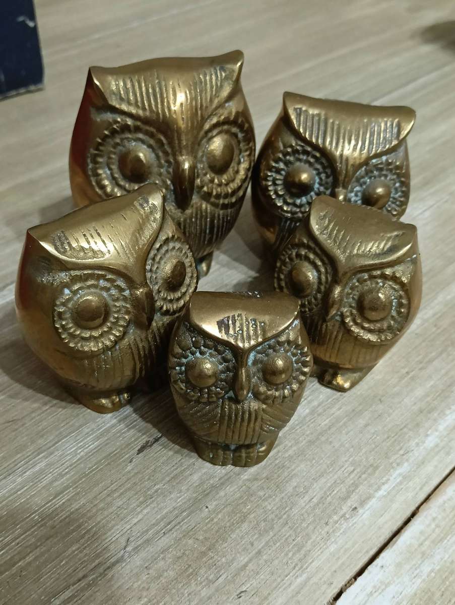 SET FIVE BRASS OWLS OF SIZES.
