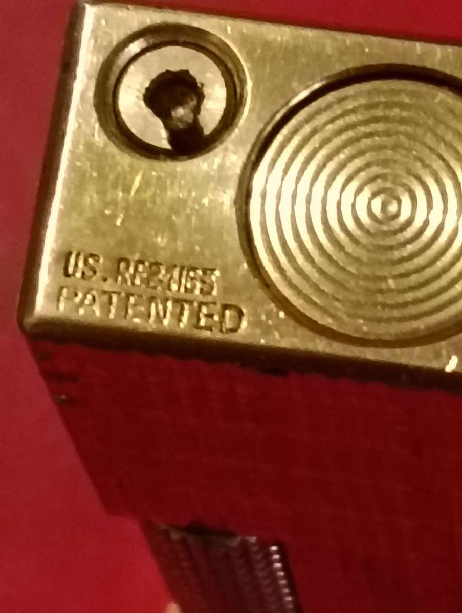 VINTAGE DUNHILL LIGHTER.