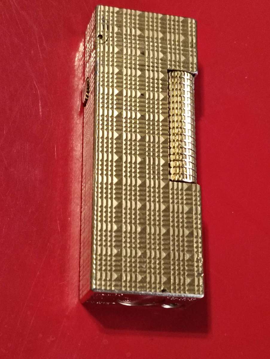 VINTAGE DUNHILL LIGHTER.
