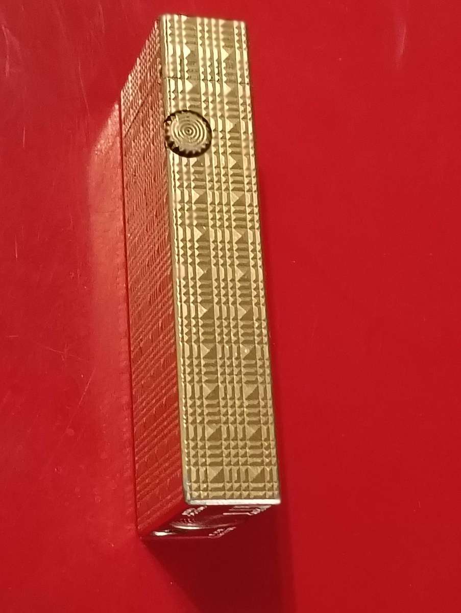 VINTAGE DUNHILL LIGHTER.