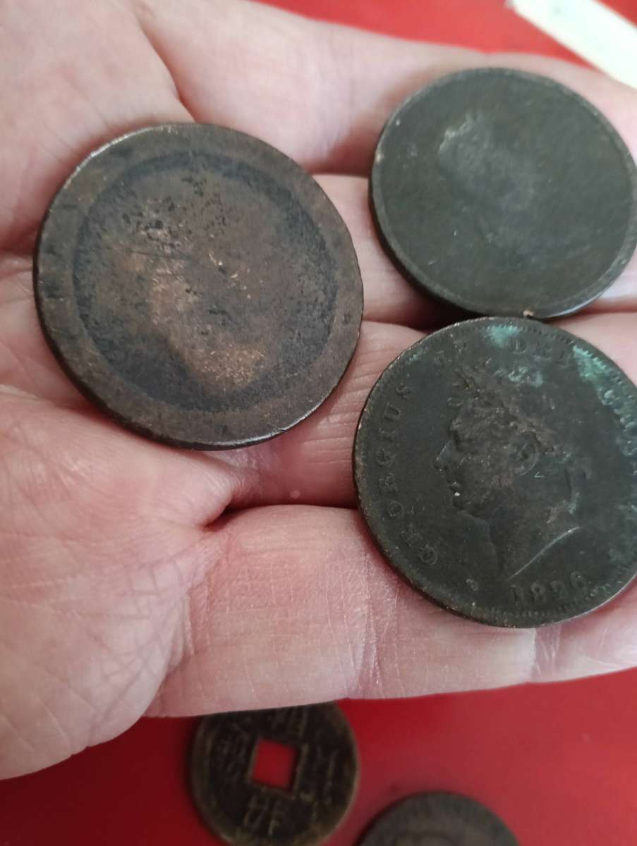 COIN COLLECTION, 7 COINS.