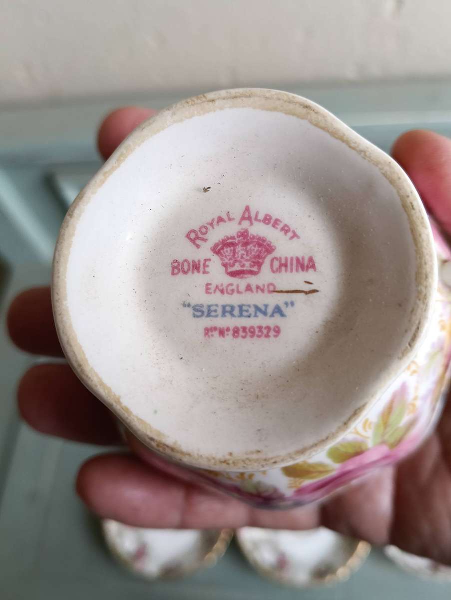 ROYAL ALBERT AND ROYAL PARAGON ITEMS