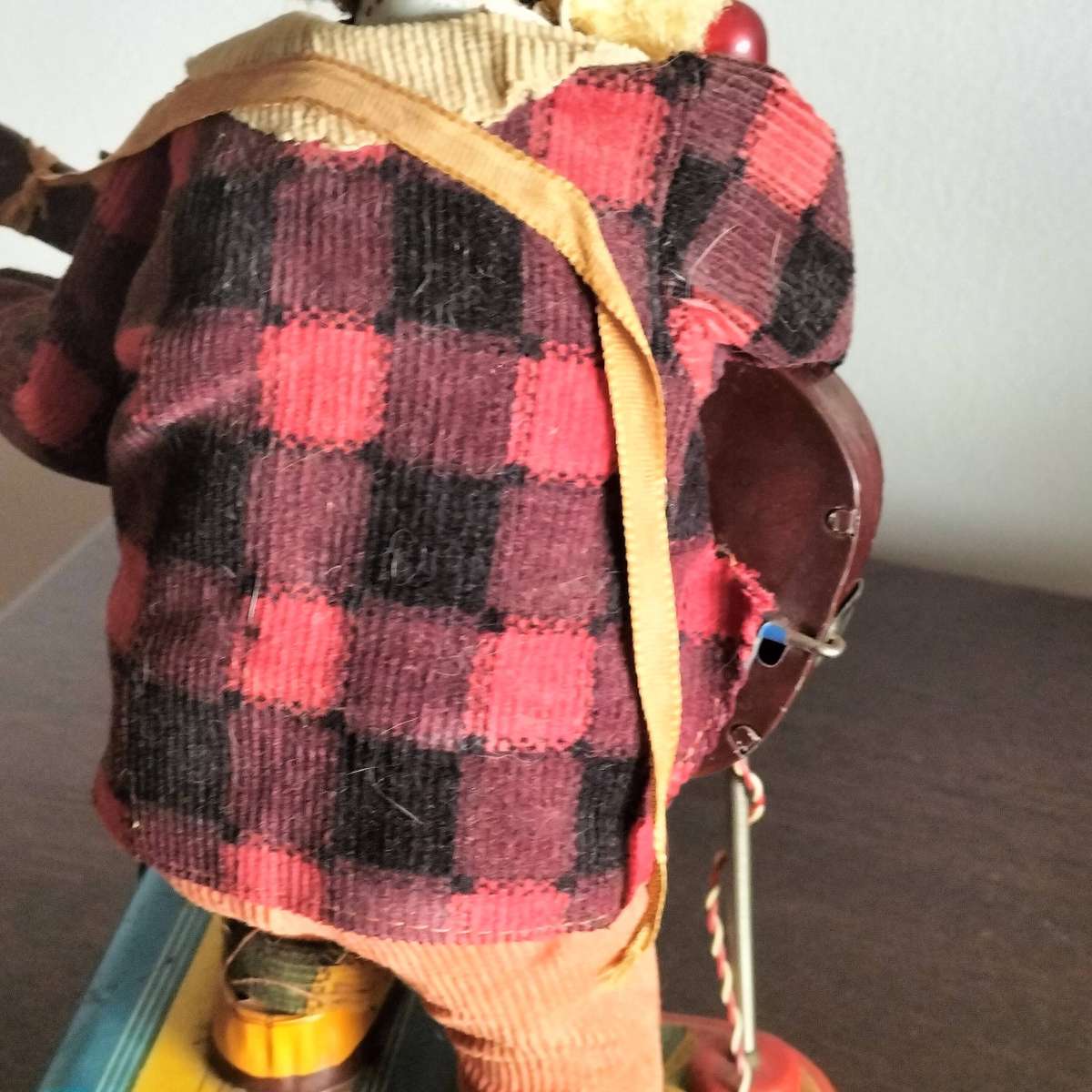 TIN TOY MONKEY. MADE IN JAPAN.