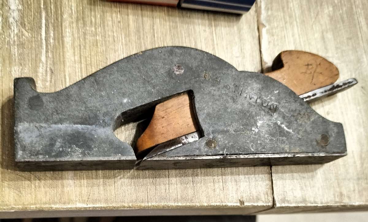 VINTAGE SHOULDER/INFILL PLANE AND OTHER TOOLS.
