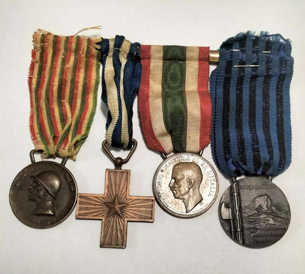 RARE COLLECTION ITALIAN WW1 AND WW2 MEDALS.