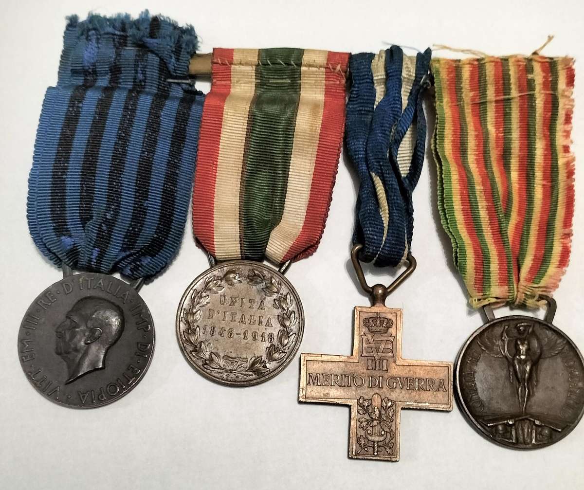 RARE COLLECTION ITALIAN WW1 AND WW2 MEDALS.