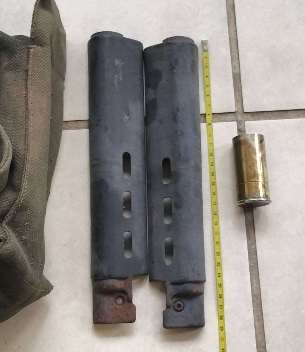 RHODESIA ARMY BAG, R1/FN HAND GUARD, AND FLAIR SHELL