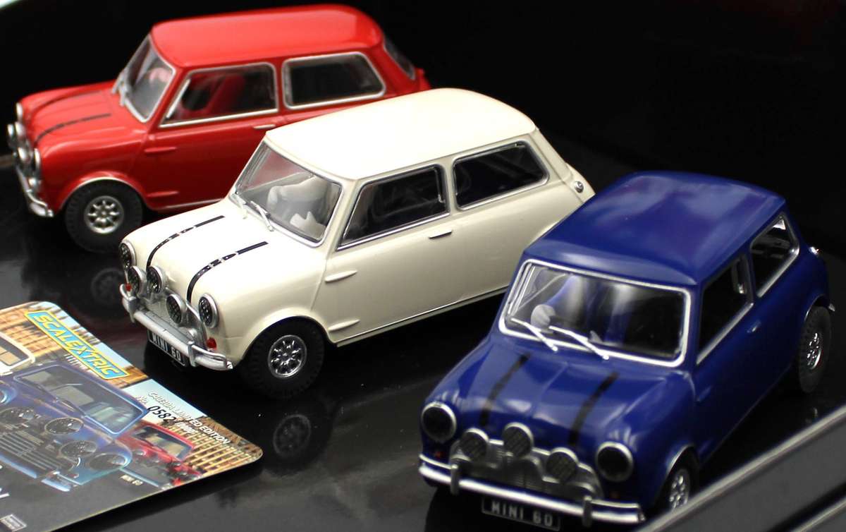 SCALEXTRIC - C3040A - 1x 60th DIAMOND LIMITED EDITION of 2000 - MINI TRIPLE TRIPLE PACK