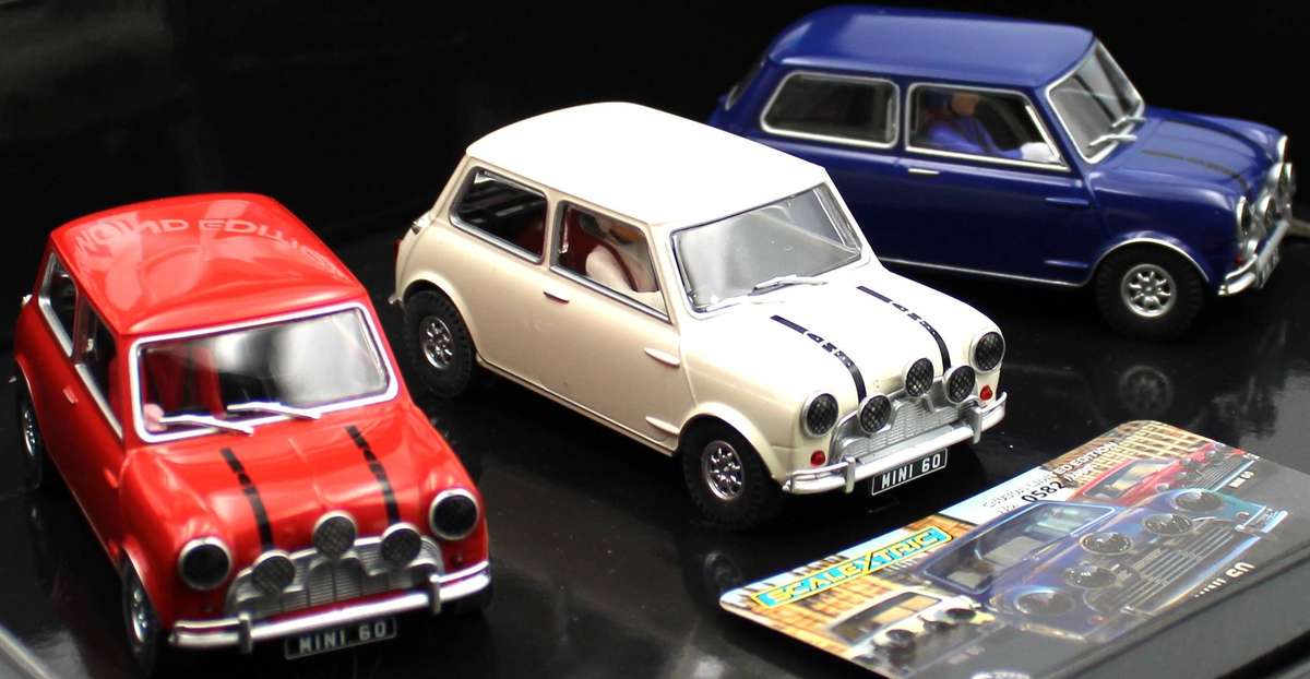SCALEXTRIC - C3040A - 1x 60th DIAMOND LIMITED EDITION of 2000 - MINI TRIPLE TRIPLE PACK