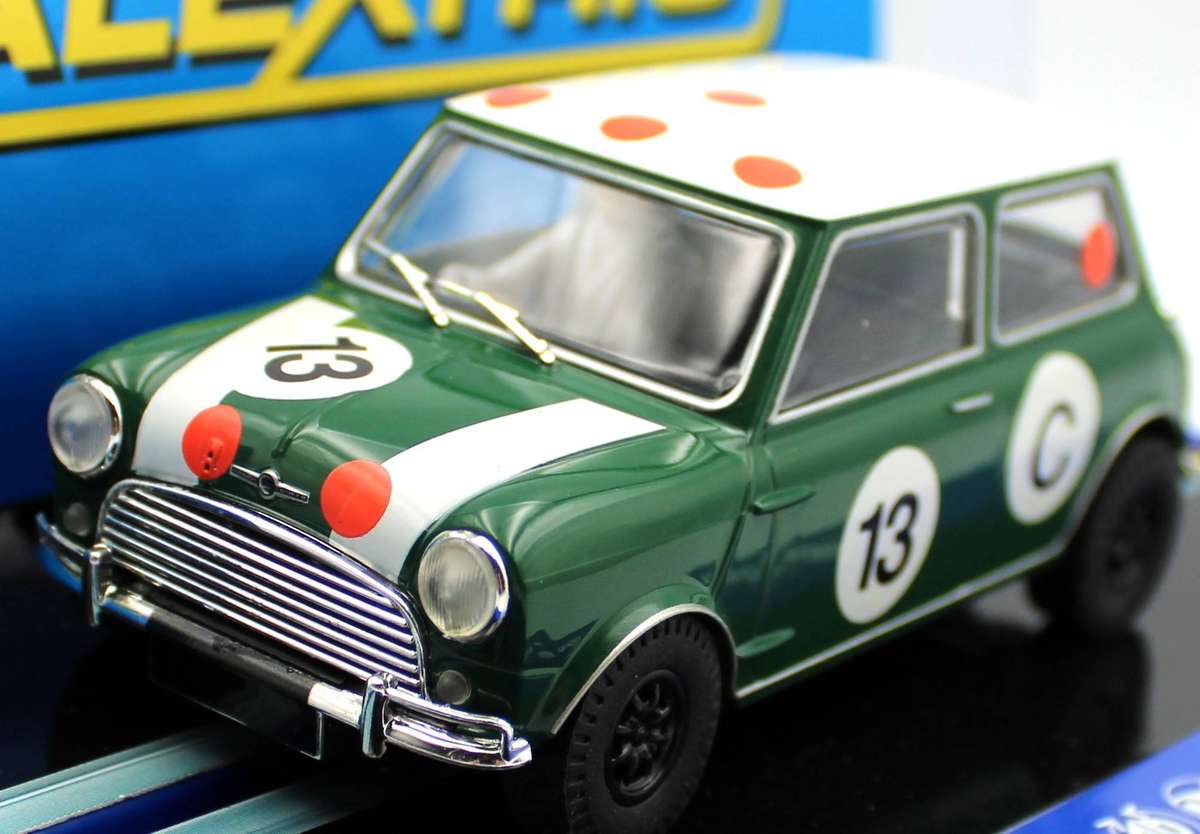 SCALEXTRIC - C3302_C3405 - 2x NEW MORRIS MINI - BOB HOLDEN & NEPTUNE RACING